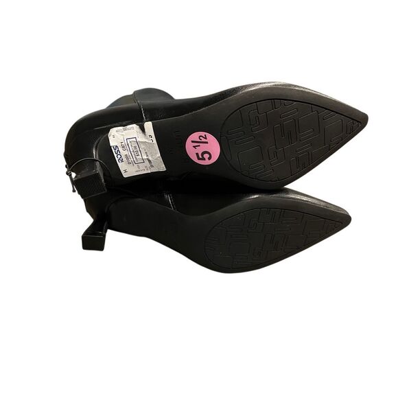Unisa NWT heeled booties size 5.5 - Picture 3 of 3